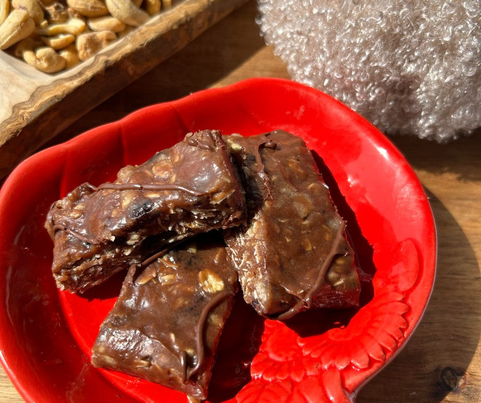 🍒🍫 No-Bake Chocolate Cherry Bars 🍫🍒