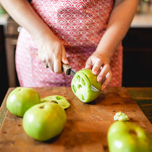 
            
                Load image into Gallery viewer, Slicing fresh green tomatoes
            
        